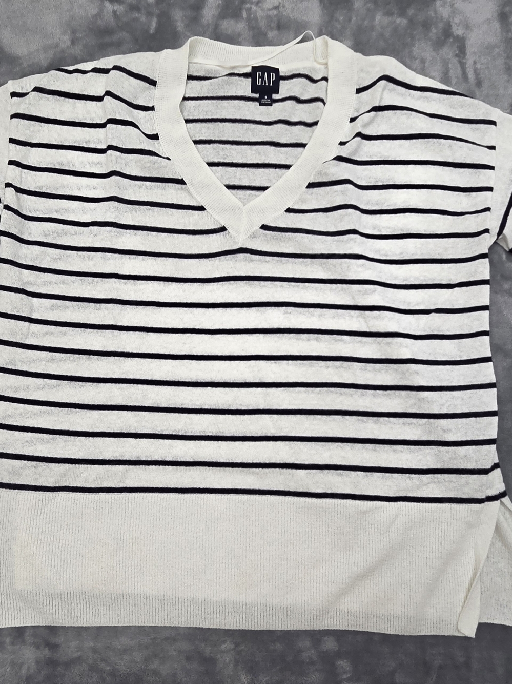 GAP Men's White V-Neck Striped Shirt